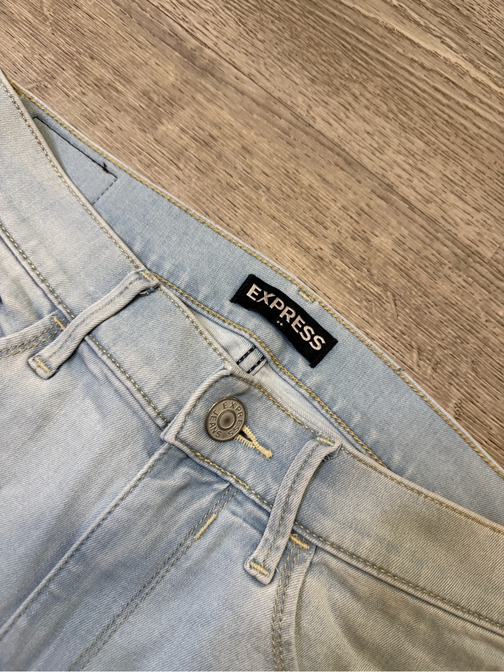 •EXPRESS• MID RISE LEGGING JEANS - Picture 6 of 8